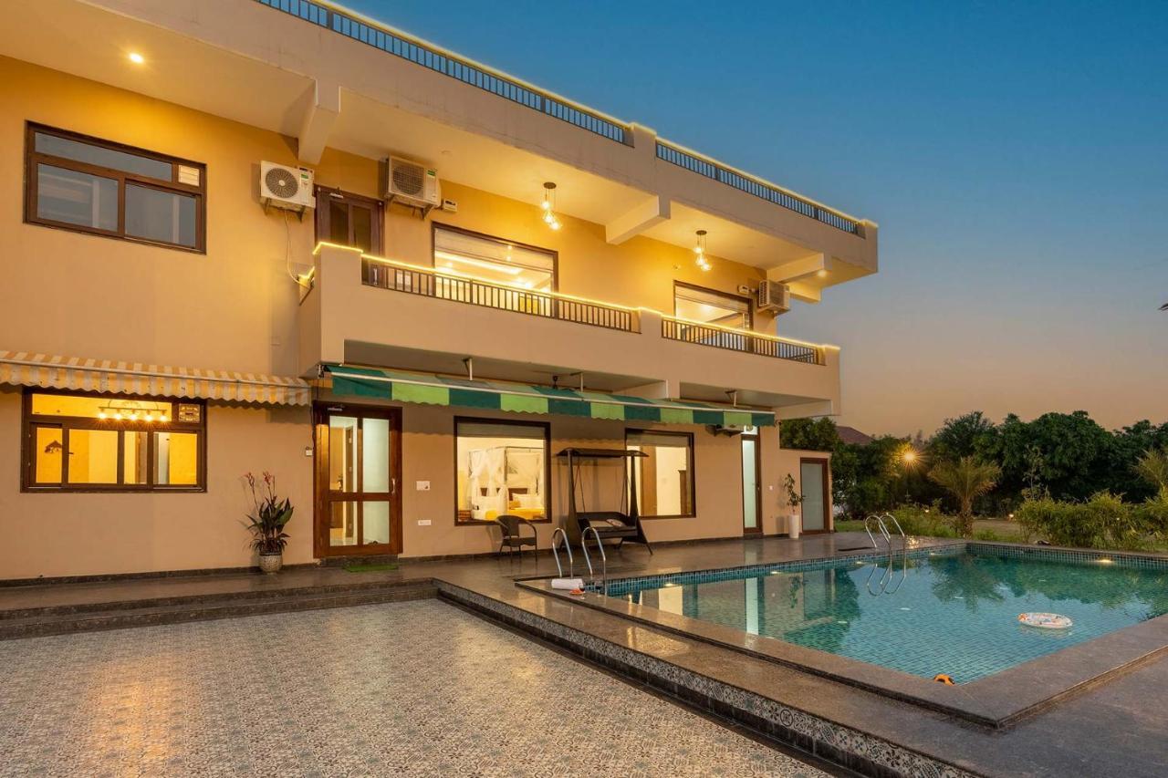 Brookvale Manor By Stayvista - Private Pool Haven With Endless Views & Indoor Fun Sohna Bagian luar foto