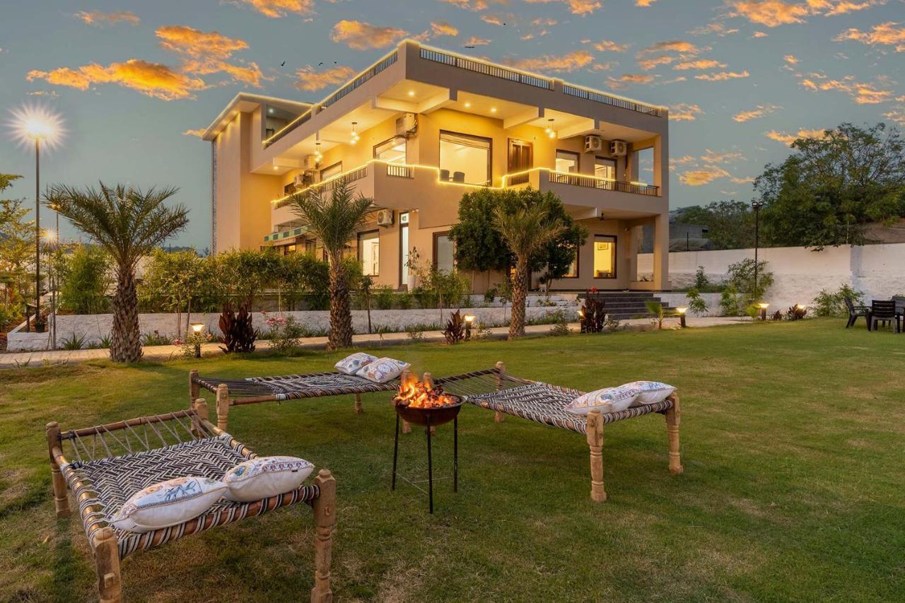 Brookvale Manor By Stayvista - Private Pool Haven With Endless Views & Indoor Fun Sohna Bagian luar foto