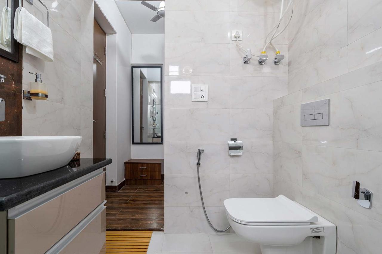 Brookvale Manor By Stayvista - Private Pool Haven With Endless Views & Indoor Fun Sohna Bagian luar foto
