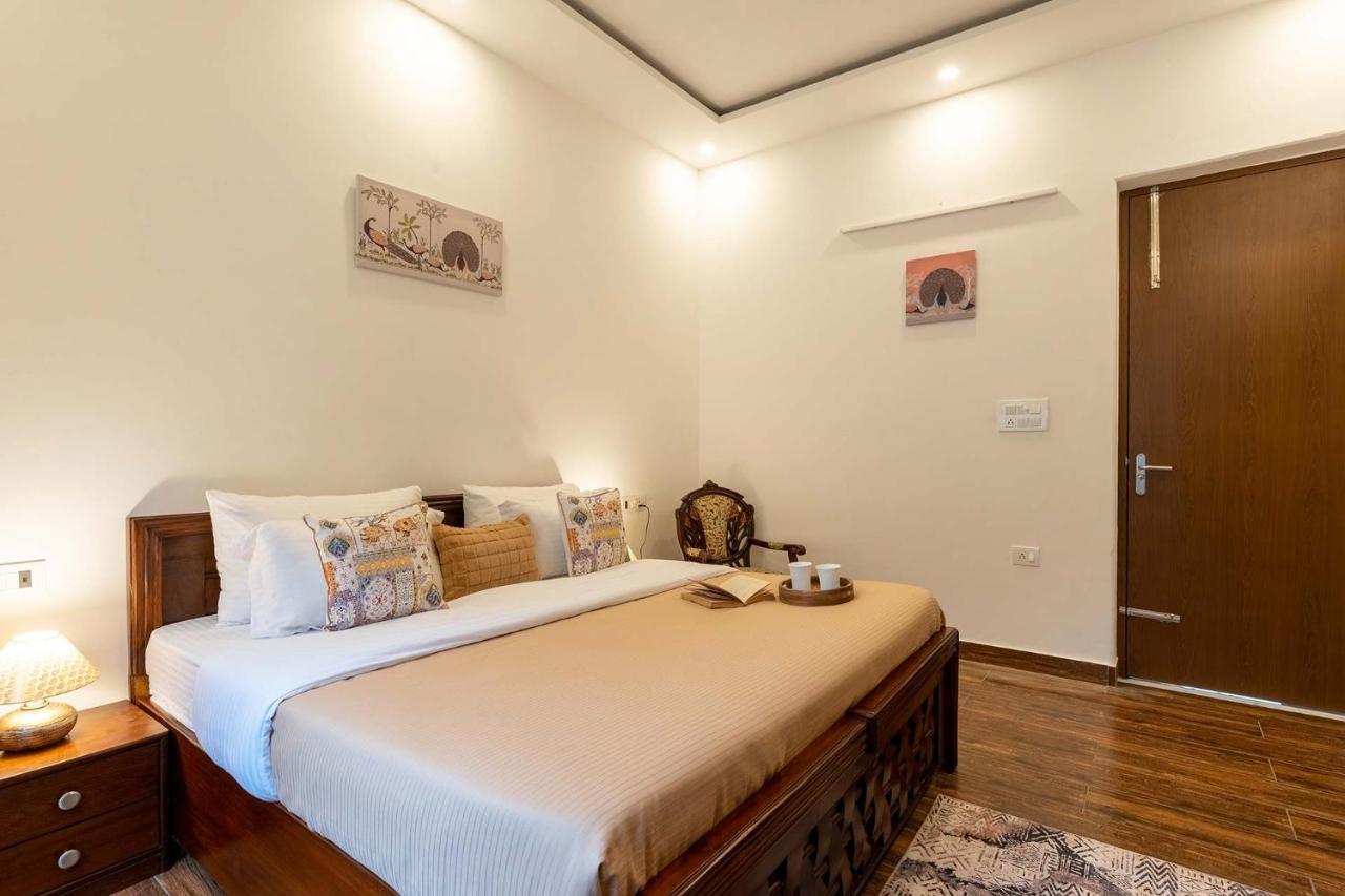 Brookvale Manor By Stayvista - Private Pool Haven With Endless Views & Indoor Fun Sohna Bagian luar foto