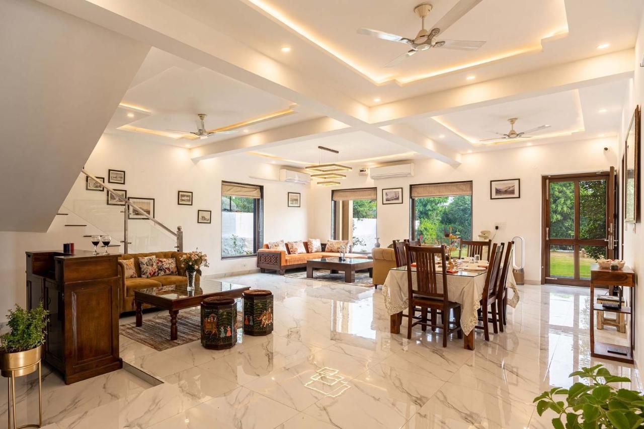 Brookvale Manor By Stayvista - Private Pool Haven With Endless Views & Indoor Fun Sohna Bagian luar foto