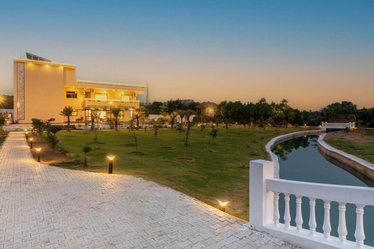 Brookvale Manor By Stayvista - Private Pool Haven With Endless Views & Indoor Fun Sohna Bagian luar foto