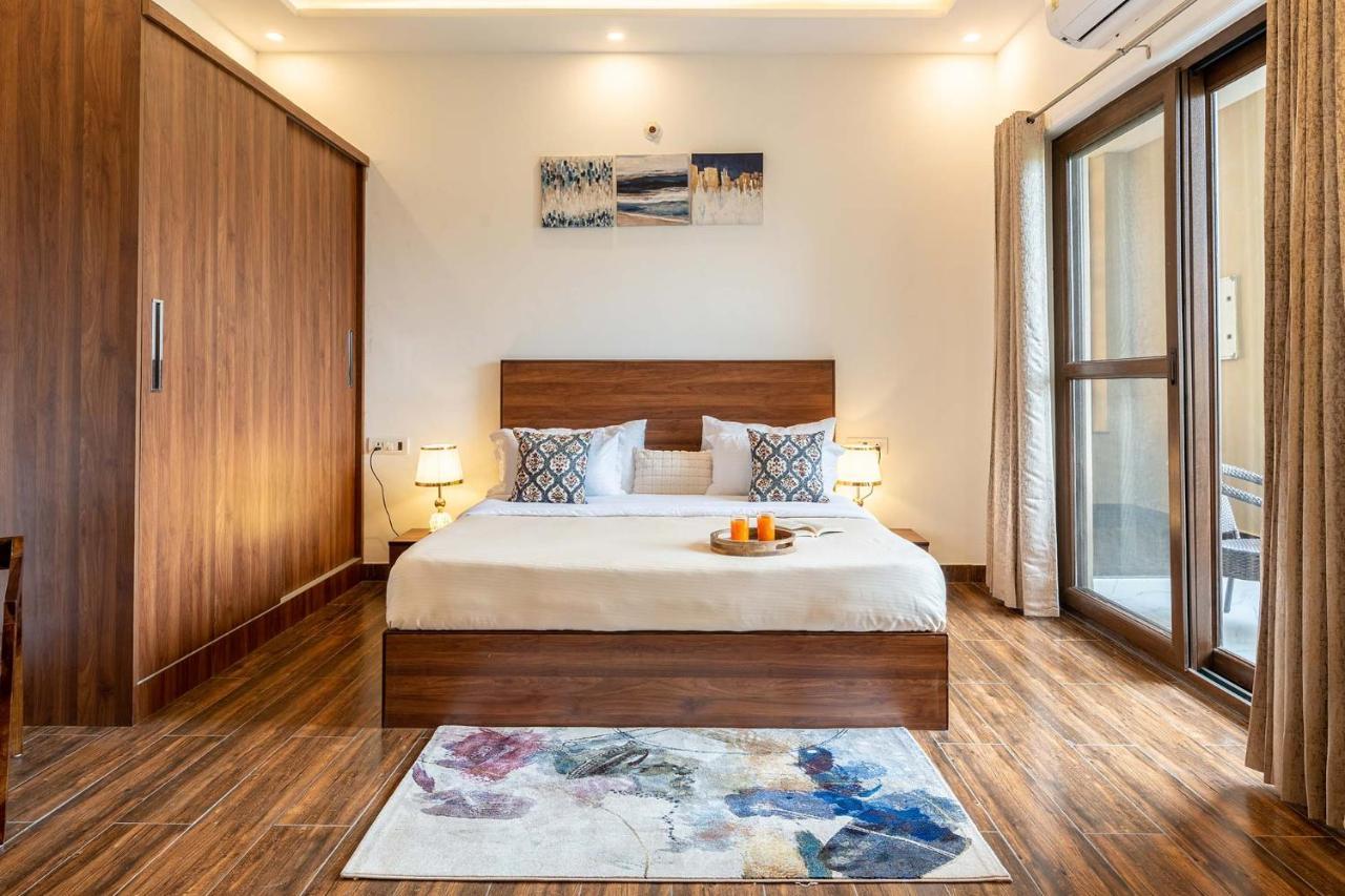Brookvale Manor By Stayvista - Private Pool Haven With Endless Views & Indoor Fun Sohna Bagian luar foto